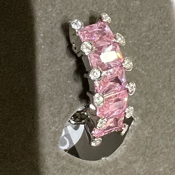 New Nolan Miller  Clip on Earrings - Picture 5 of 11